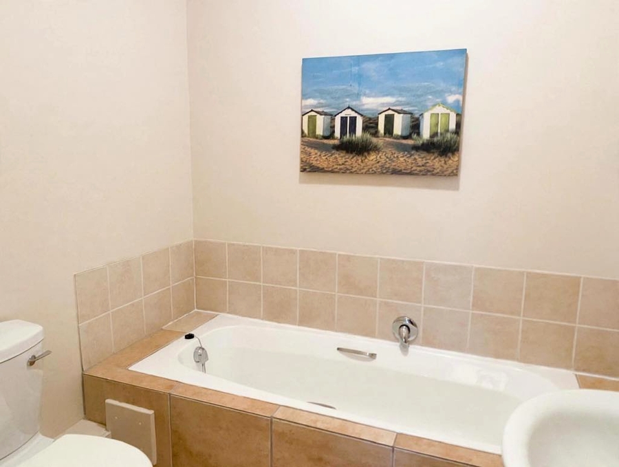 To Let 4 Bedroom Property for Rent in Old Place Western Cape